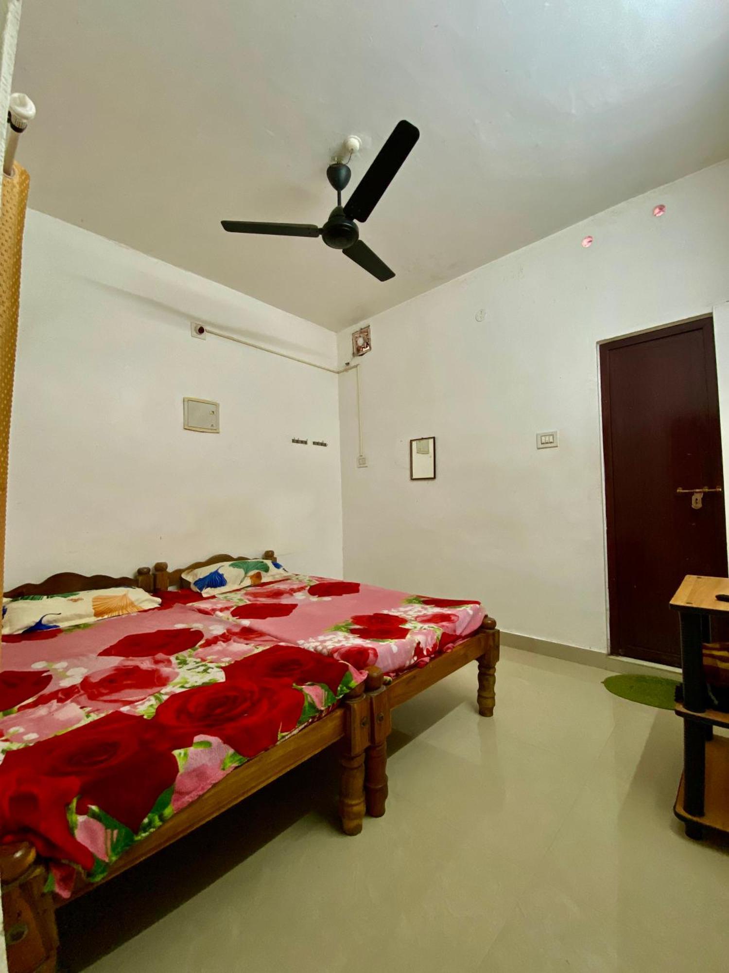 Rajatheeram Beach Homestay & Backwater Cruise Alleppey Alappuzha Exterior photo