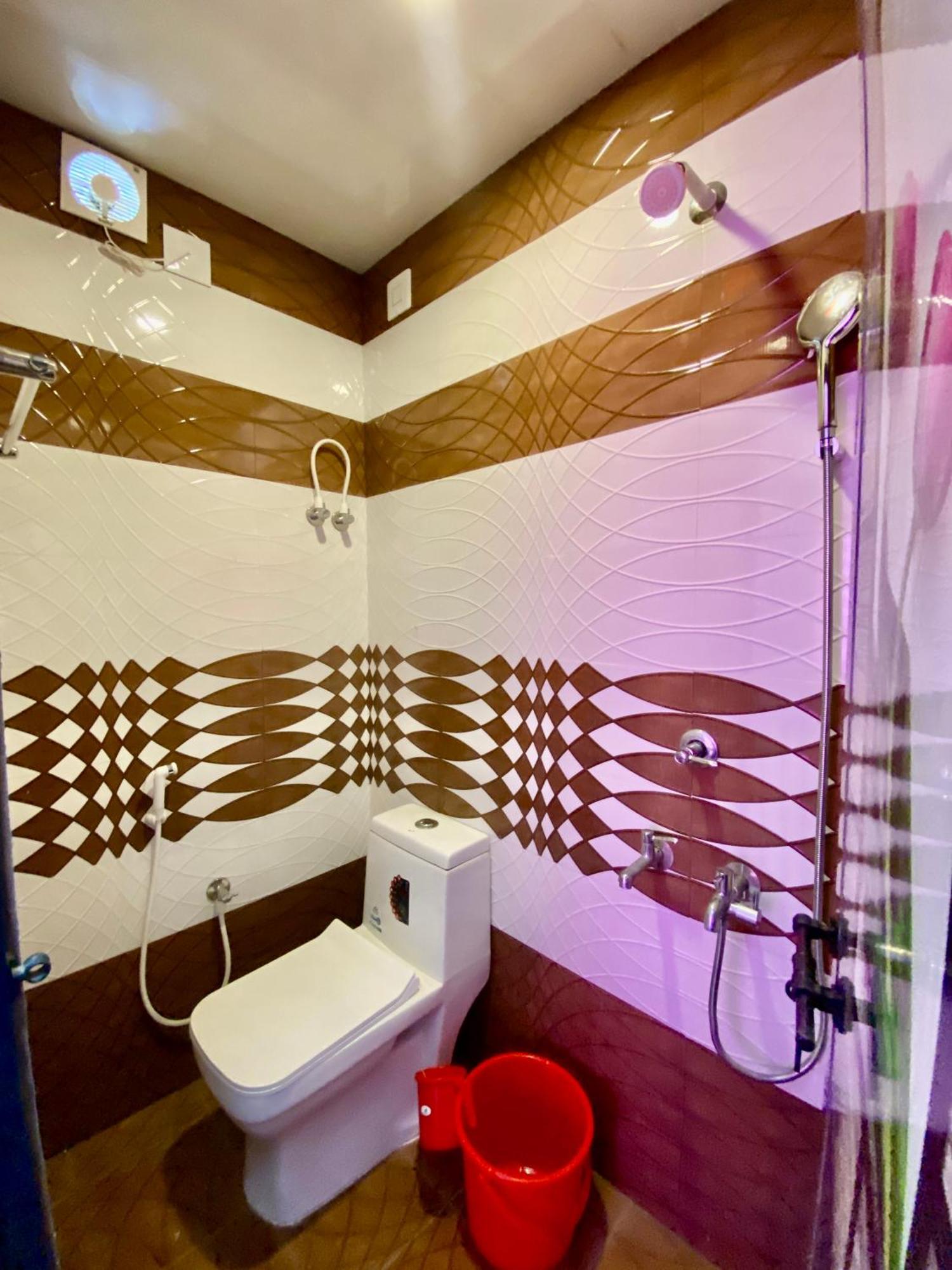 Rajatheeram Beach Homestay & Backwater Cruise Alleppey Alappuzha Exterior photo