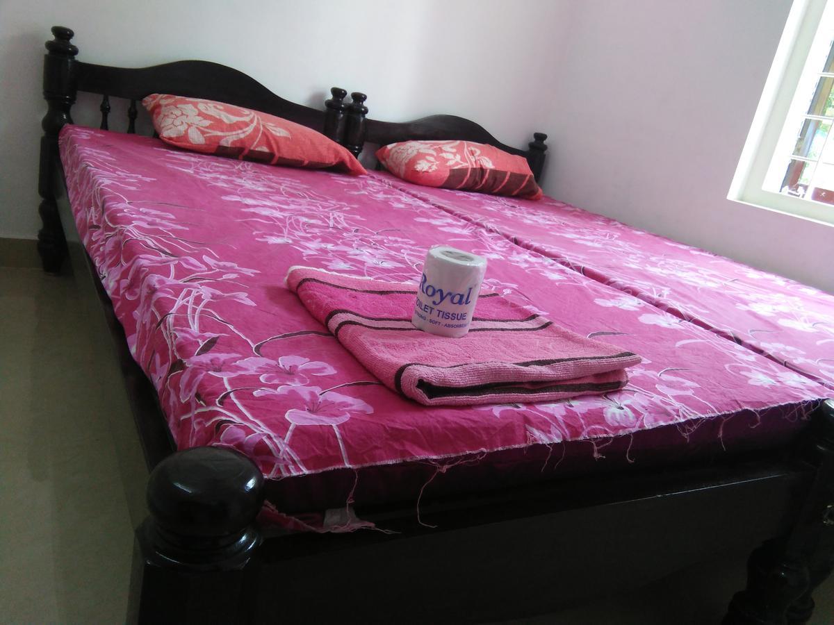 Rajatheeram Beach Homestay & Backwater Cruise Alleppey Alappuzha Exterior photo
