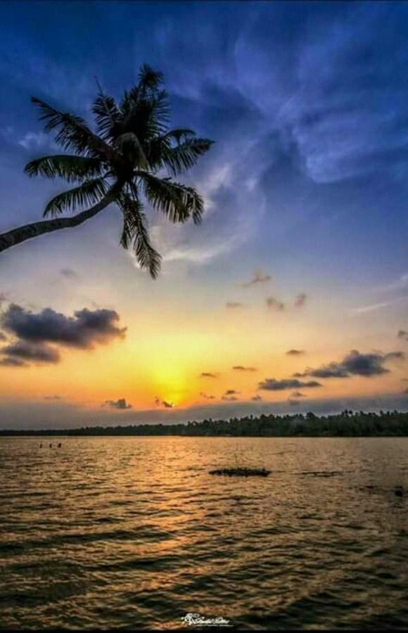 Rajatheeram Beach Homestay & Backwater Cruise Alleppey Alappuzha Exterior photo