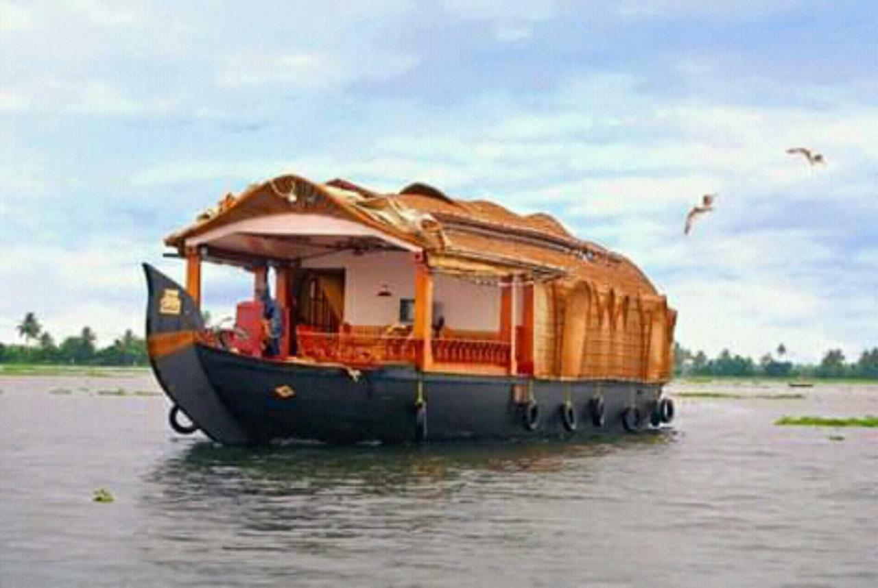Rajatheeram Beach Homestay & Backwater Cruise Alleppey Alappuzha Exterior photo