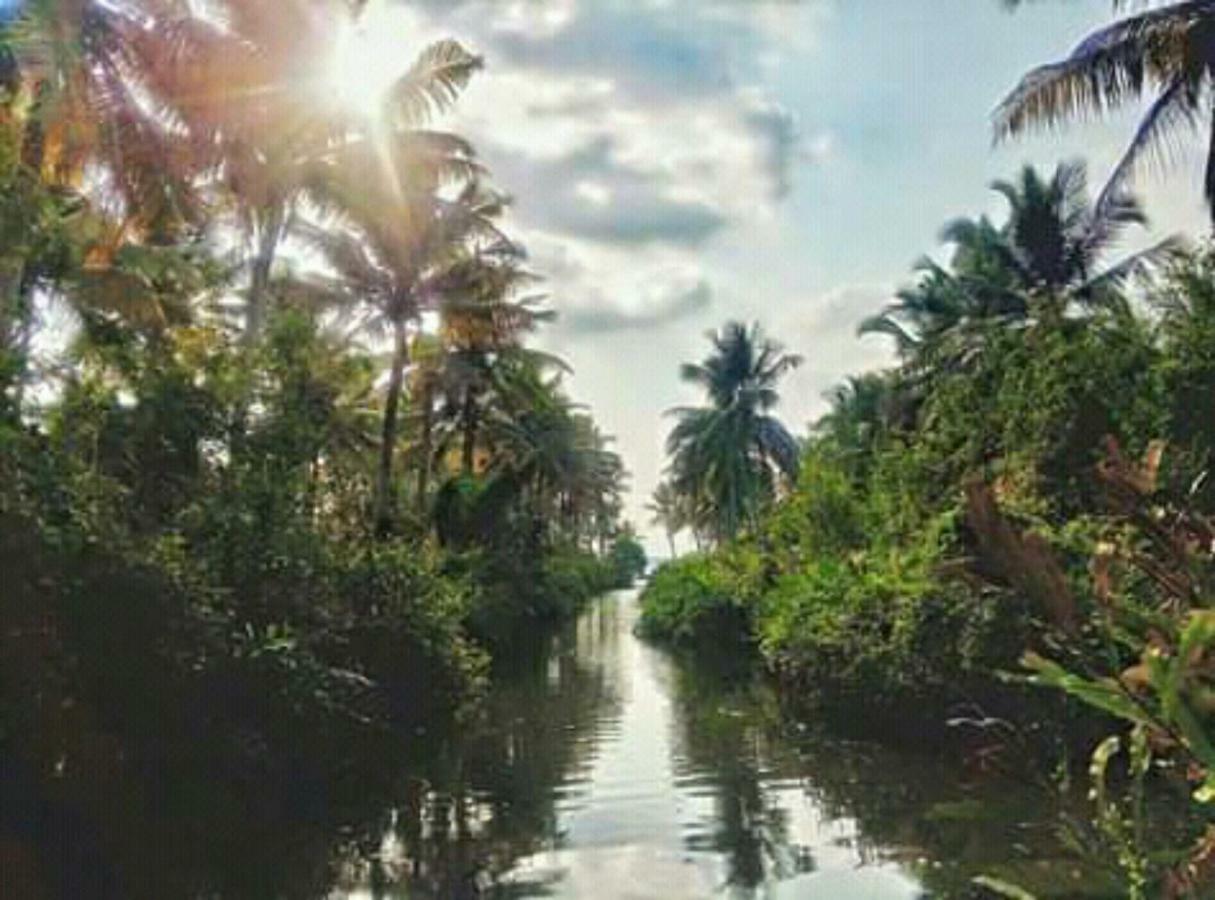 Rajatheeram Beach Homestay & Backwater Cruise Alleppey Alappuzha Exterior photo